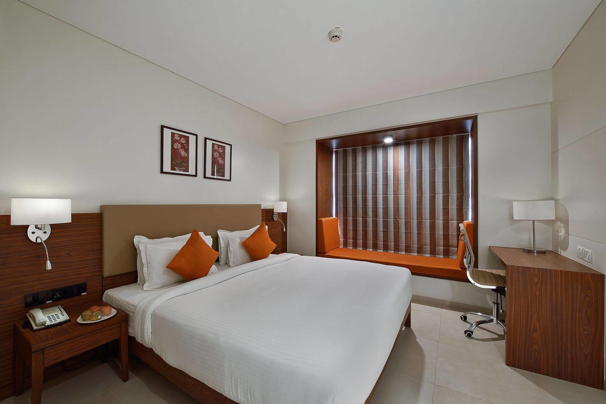 Krishna Palace Hotel - Ambernath Ambarnath Eksteriør bilde